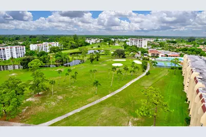 3590 Via Poinciana #311, Lake Worth, FL 33467 - Photo 38