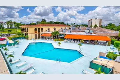 3590 Via Poinciana #311, Lake Worth, FL 33467 - Photo 38