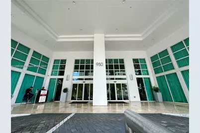 950 Brickell Bay Drive #2802, Miami, FL 33131 - Photo 10