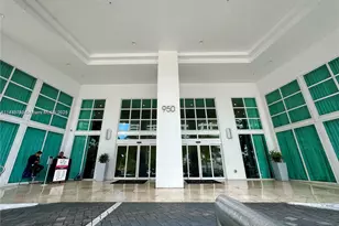 950 Brickell Bay Dr, Miami, FL 33131 - Photo 10