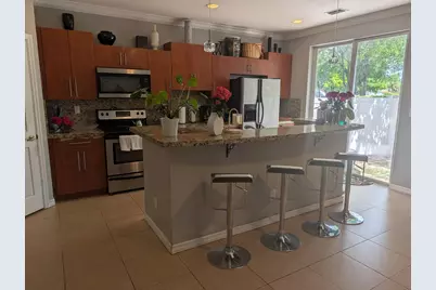 238 SE 2nd Avenue, Hallandale Beach, FL 33009 - Photo 10