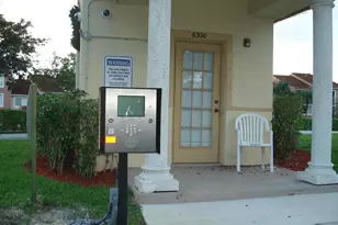 7912 Sonoma Springs Cir, Lake Worth, FL 33463 - Photo 4