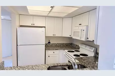 1520 SE Royal Green Circle #206, Port Saint Lucie, FL 34952 - Photo 2