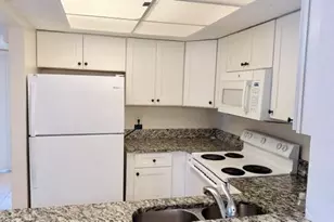 1520 SE Royal Green Cir, Port Saint Lucie, FL 34952 - Photo 2