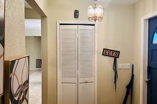 637 SE Thornhill Dr, Port Saint Lucie, FL 34983 - Photo 6