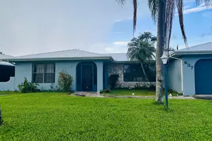 637 SE Thornhill Dr, Port Saint Lucie, FL 34983 - Photo 1
