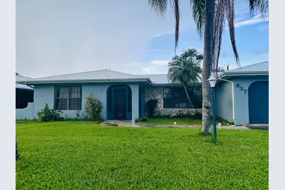 637 SE Thornhill Drive, Port Saint Lucie, FL 34983 - Photo 1