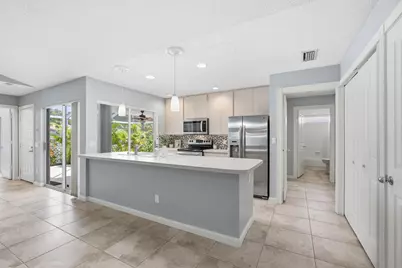 10701 Chapman Oak Court, Palm Beach Gardens, FL 33410 - Photo 2