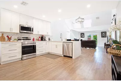 10048 SW 16th Street, Pembroke Pines, FL 33025 - Photo 1