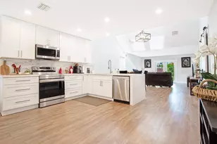 10048 SW 16th St, Pembroke Pines, FL 33025 - Photo 1