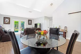 10048 SW 16th St, Pembroke Pines, FL 33025 - Photo 10