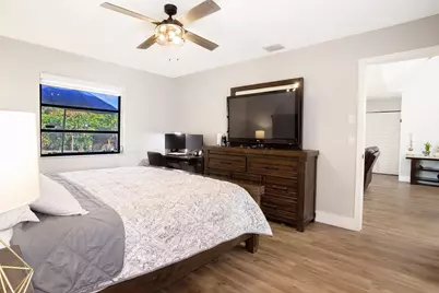 10048 SW 16th Street, Pembroke Pines, FL 33025 - Photo 18