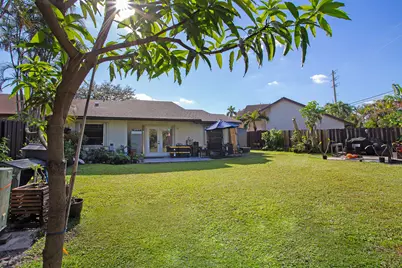 10048 SW 16th Street, Pembroke Pines, FL 33025 - Photo 28