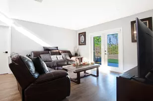 10048 SW 16th St, Pembroke Pines, FL 33025 - Photo 14