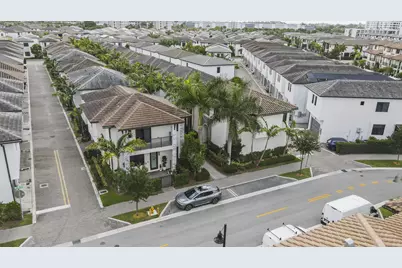 8272 NW 44th Terrace, Doral, FL 33166 - Photo 14