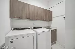 8272 NW 44th Terrace, Doral, FL 33166 - Photo 18