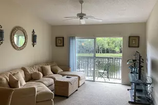 100 Crestwood Ct N, Royal Palm Beach, FL 33411 - Photo 10