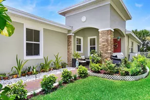 742 NW Leonardo Cir, Port Saint Lucie, FL 34986 - Photo 4