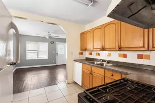 2434 McKinley St, Hollywood, FL 33020 - Photo 4