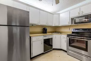 141 Lake Pine Cir, Greenacres, FL 33463 - Photo 4