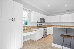 7798 Oak Grove Cir, Lake Worth, FL 33467 - Photo 20