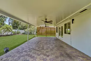 1745 NE 36th St, Oakland Park, FL 33334 - Photo 36