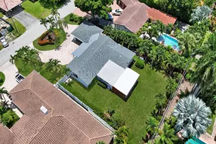 1745 NE 36th St, Oakland Park, FL 33334 - Photo 6