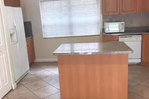 845 NW 98th Ave, Plantation, FL 33324 - Photo 6