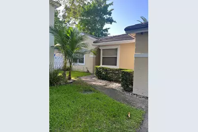845 NW 98th Avenue, Plantation, FL 33324 - Photo 2