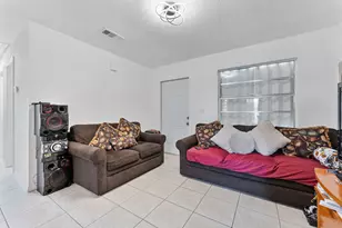5735 Kumquat Rd, West Palm Beach, FL 33413 - Photo 6