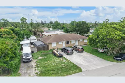 5735 Kumquat Road, West Palm Beach, FL 33413 - Photo 1