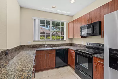6272 S Military Trail #203, Lake Worth, FL 33463 - Photo 14