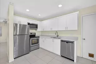 10100 NW 71st Pl, Tamarac, FL 33321 - Photo 12
