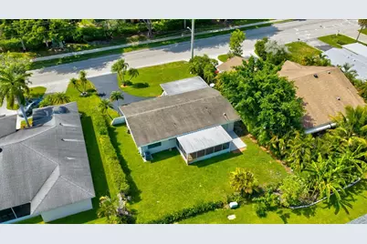 10100 NW 71st Place, Tamarac, FL 33321 - Photo 32