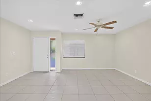 10100 NW 71st Pl, Tamarac, FL 33321 - Photo 8