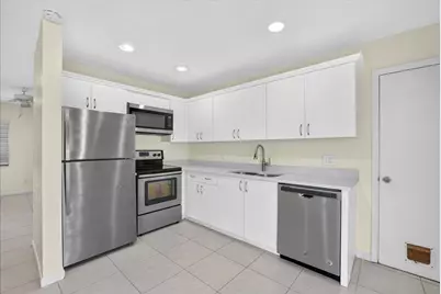 10100 NW 71st Place, Tamarac, FL 33321 - Photo 12