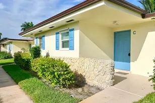 2844 Crosley Dr E, West Palm Beach, FL 33415 - Photo 2