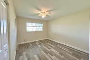 2844 Crosley Dr E, West Palm Beach, FL 33415 - Photo 16
