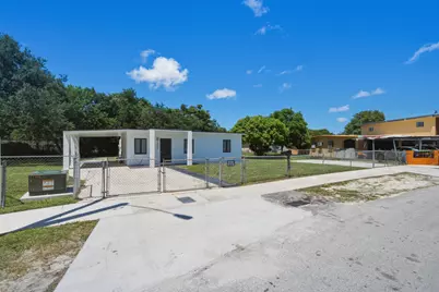 2405 NW 159th Road, Miami Gardens, FL 33054 - Photo 2