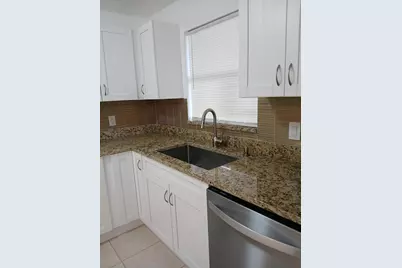 4760 Lucerne Lakes Boulevard W #405, Lake Worth, FL 33467 - Photo 4