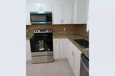 4760 Lucerne Lakes Boulevard W #405, Lake Worth, FL 33467 - Photo 8