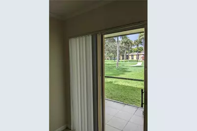 401 Meadows Circle, Boynton Beach, FL 33436 - Photo 6