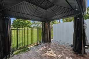 642 NE 195th St, Miami, FL 33179 - Photo 12