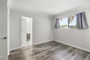 642 NE 195th St, Miami, FL 33179 - Photo 22