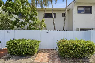 642 NE 195th St, Miami, FL 33179 - Photo 26