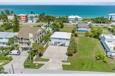 336 Hernando Street #Unit D, Fort Pierce, FL 34949 - Photo 2