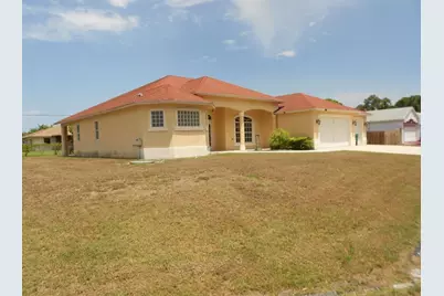 1221 SE Navajo Lane, Port Saint Lucie, FL 34983 - Photo 4