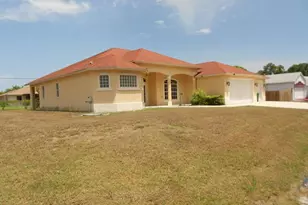 1221 SE Navajo Ln, Port Saint Lucie, FL 34983 - Photo 4