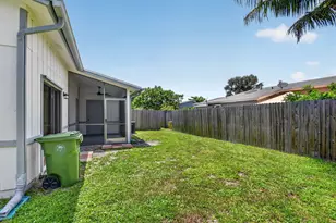 3221 Foxridge Ct, Palm Springs, FL 33461 - Photo 20