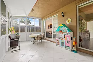 10156 Lombardy Dr, Tamarac, FL 33321 - Photo 10